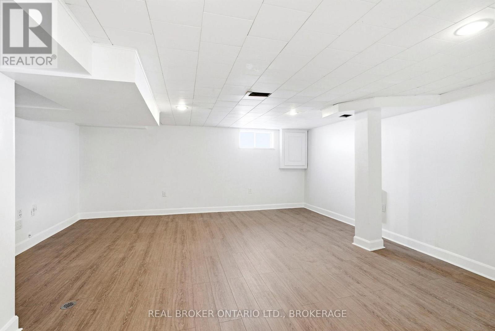25 DUNBAR AVENUE - 25
