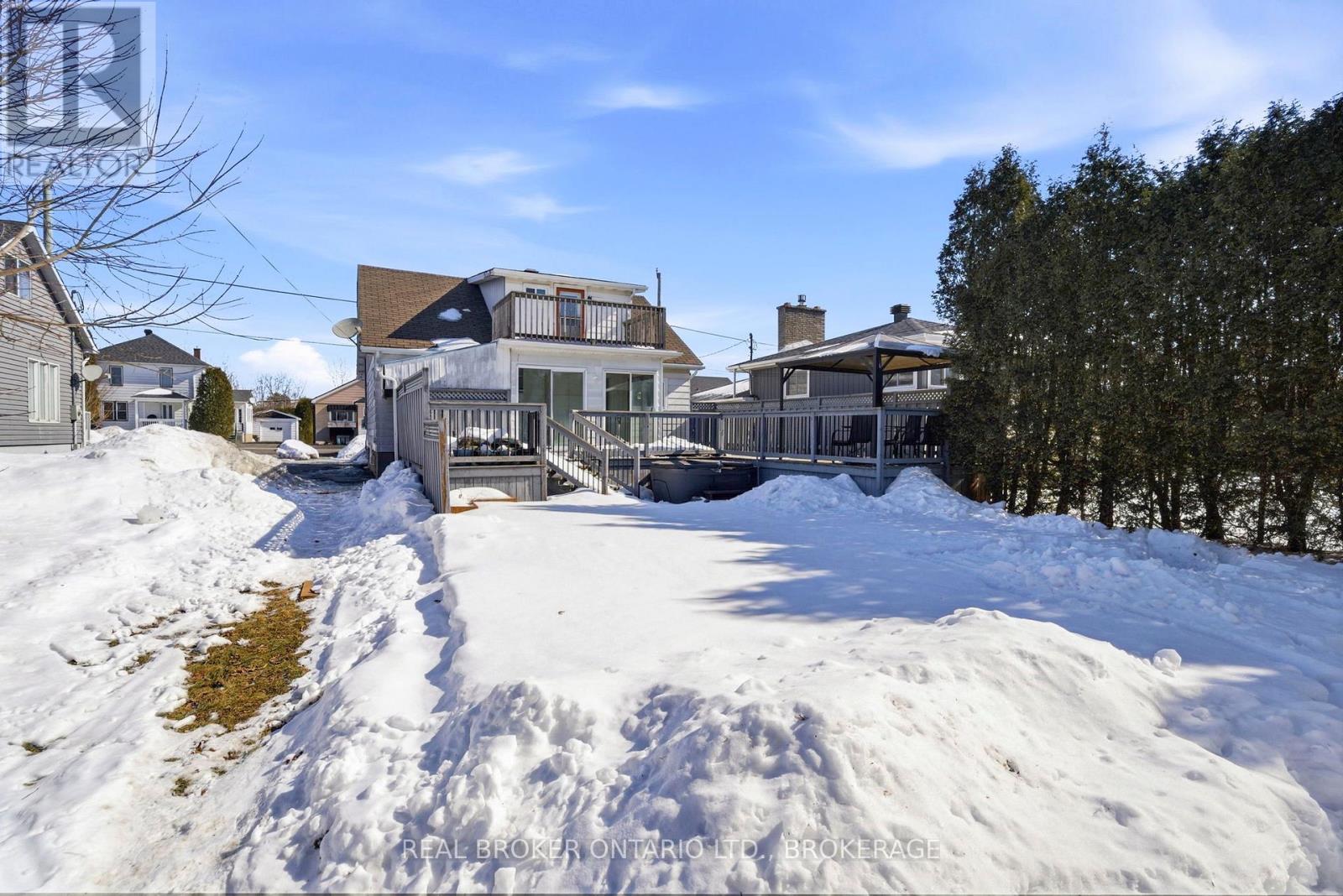 25 DUNBAR AVENUE - 31