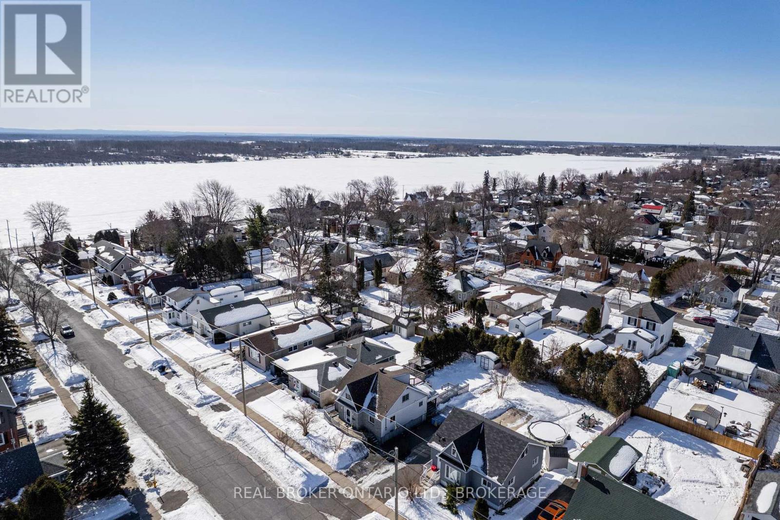 25 DUNBAR AVENUE - 32
