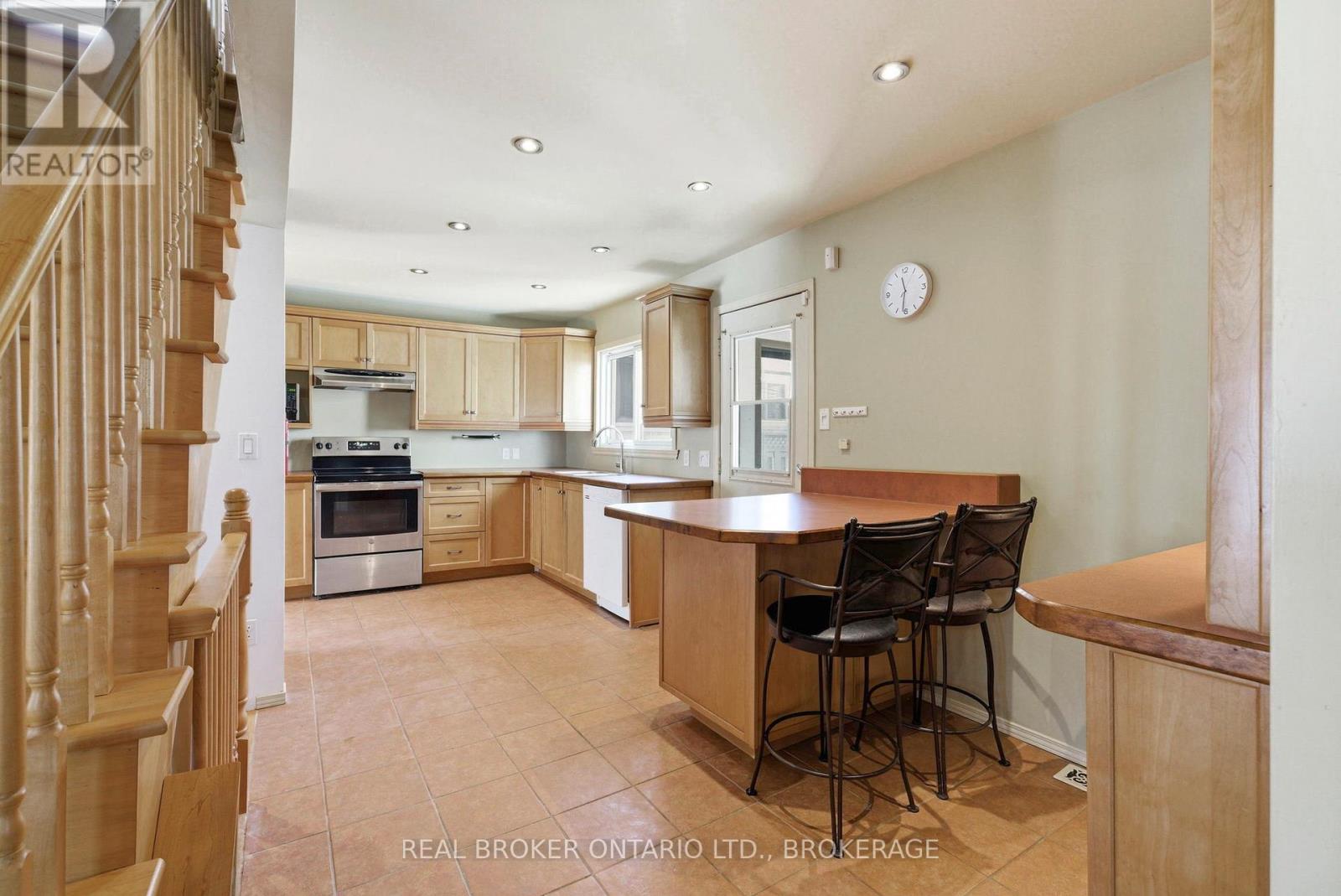 25 DUNBAR AVENUE - 6