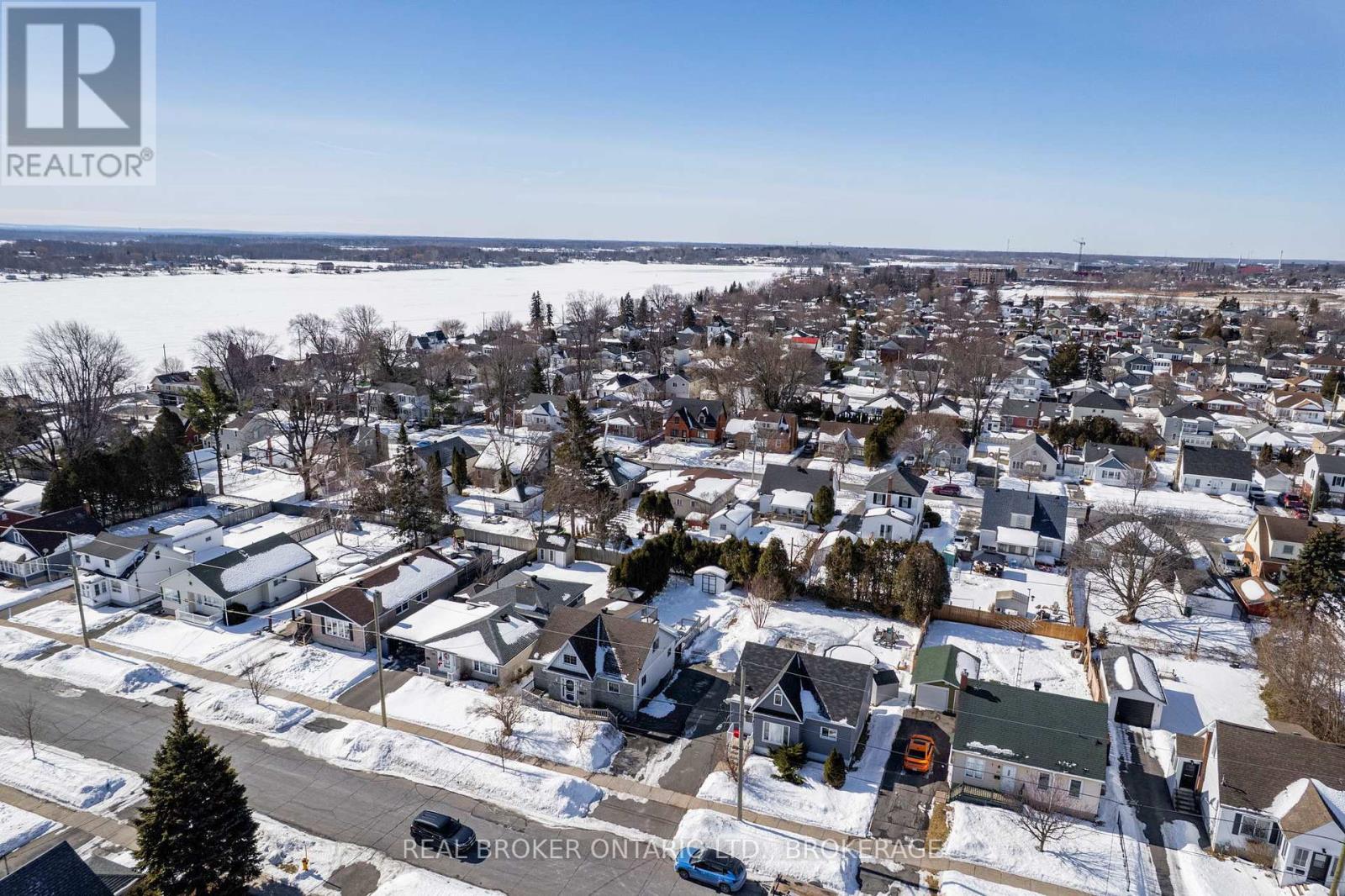 25 DUNBAR AVENUE - 33