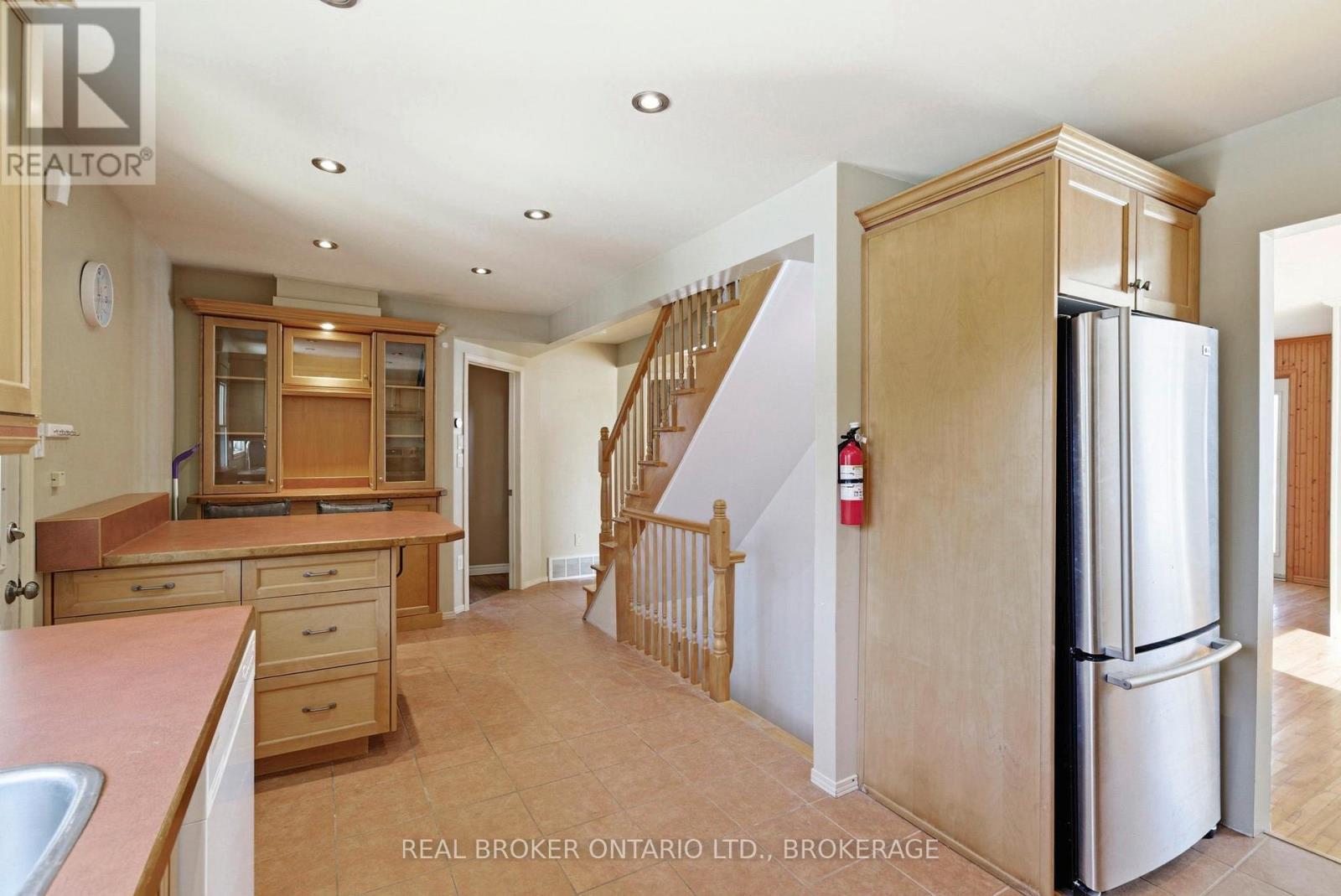 25 DUNBAR AVENUE - 9