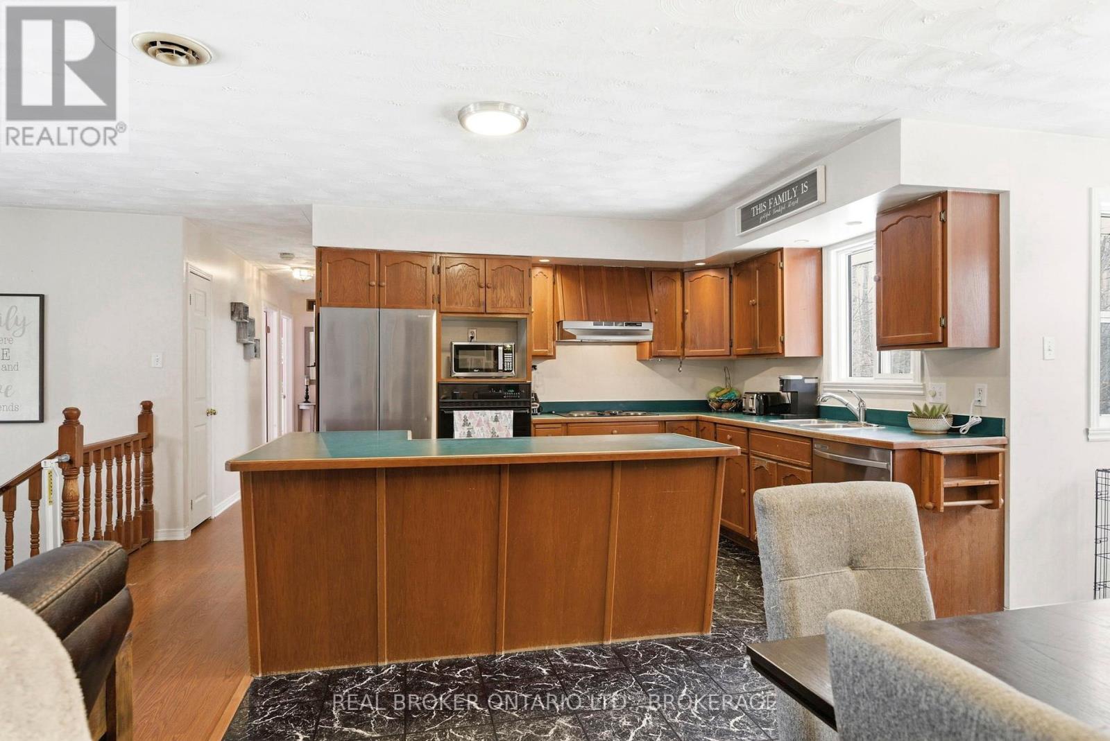 5127 BRUNET ROAD - 8