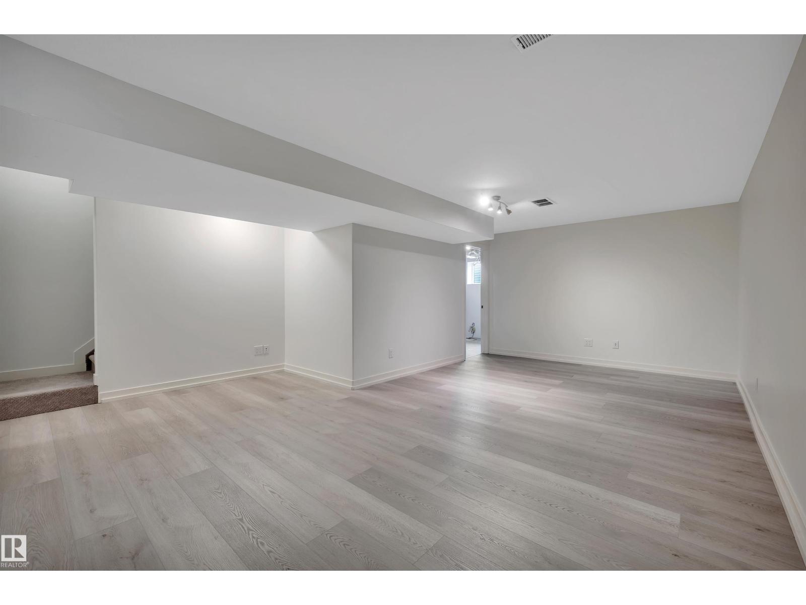 908 Valour WY NW — photo 41