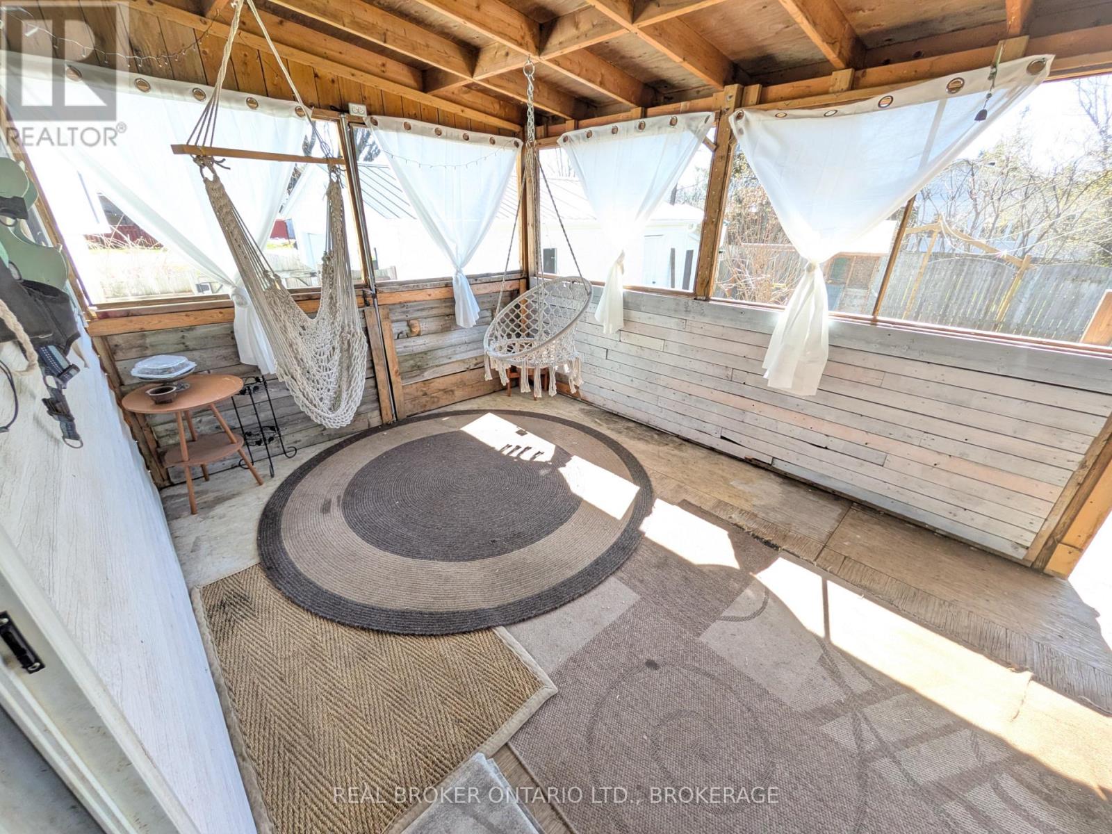 3300 POIRIER AVENUE - 23