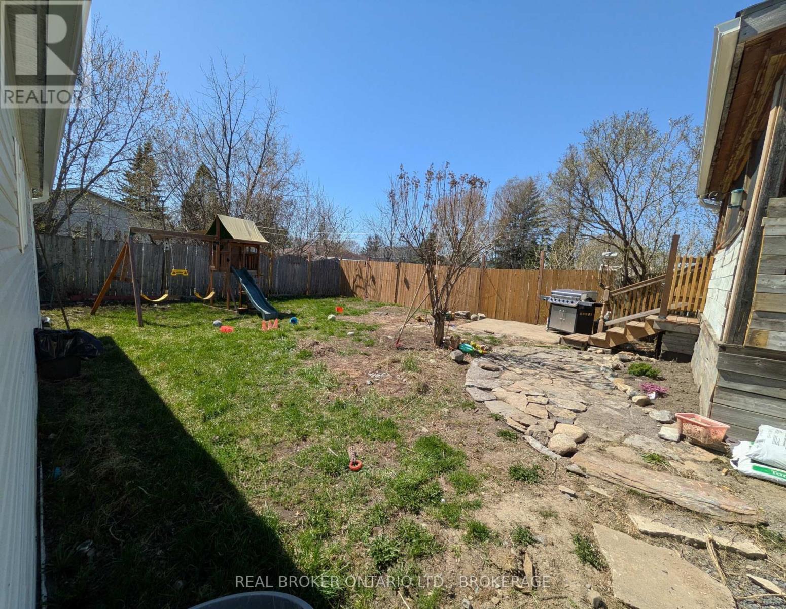 3300 POIRIER AVENUE - 28