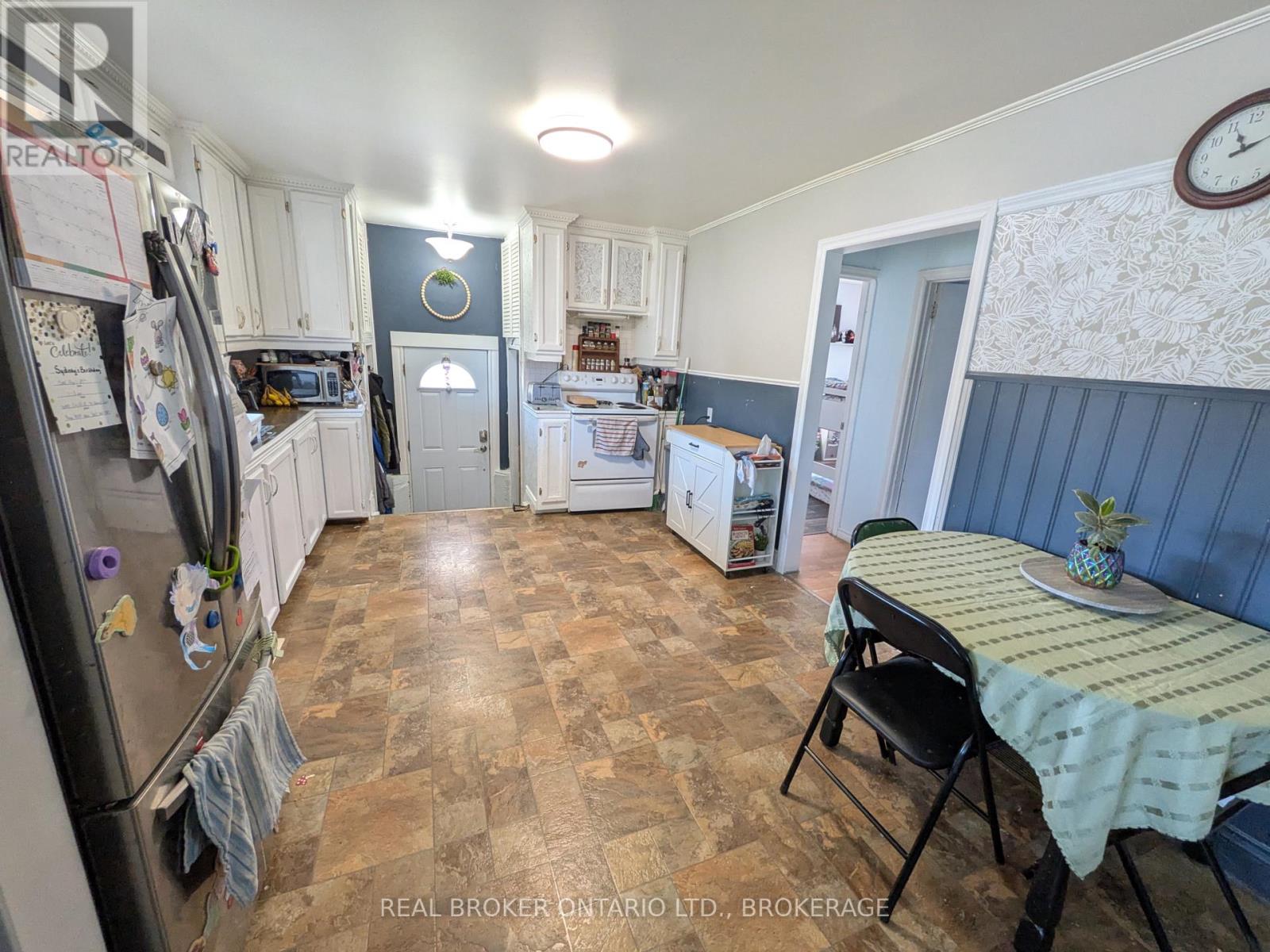 3300 POIRIER AVENUE - 5