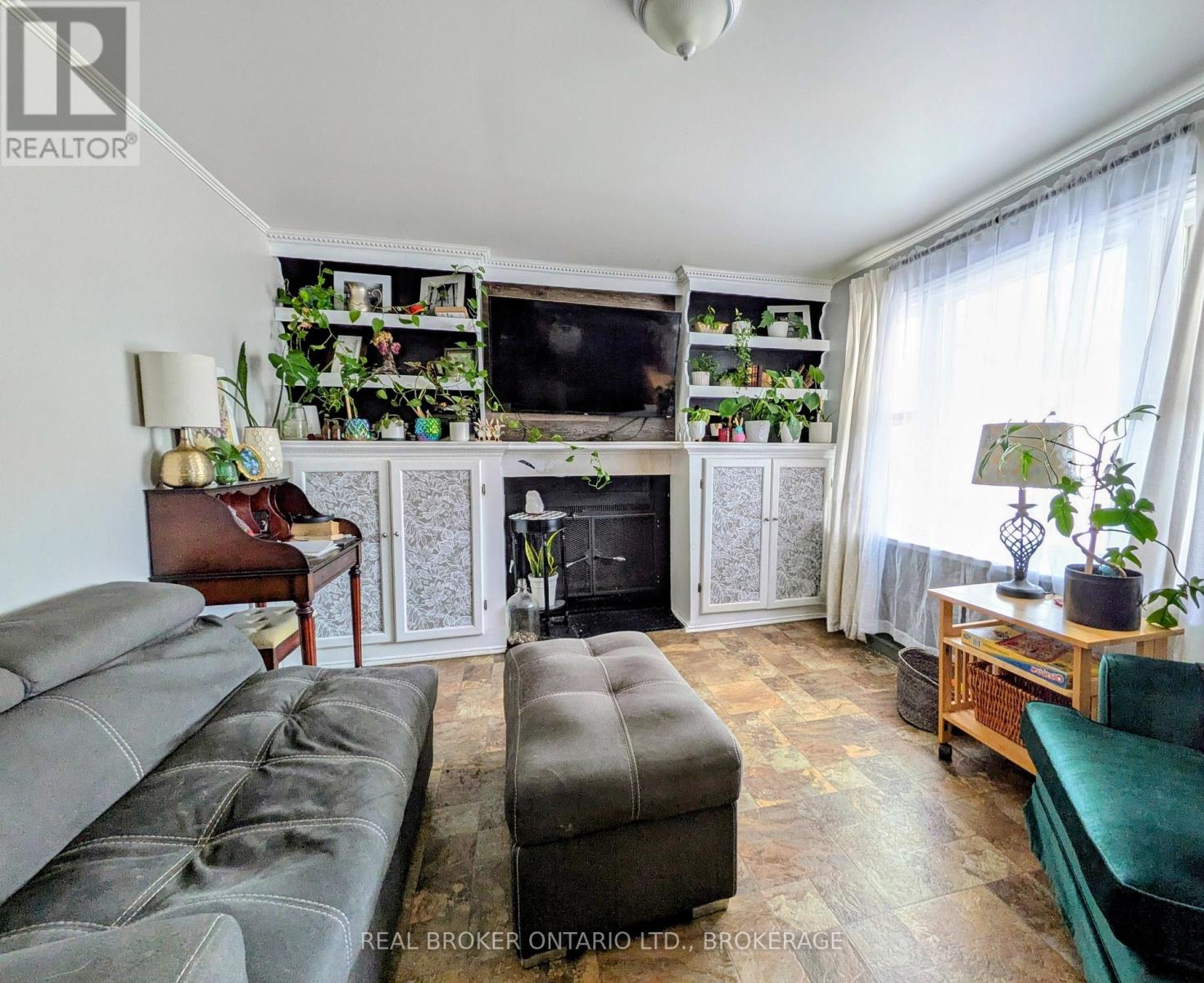 3300 POIRIER AVENUE - 9