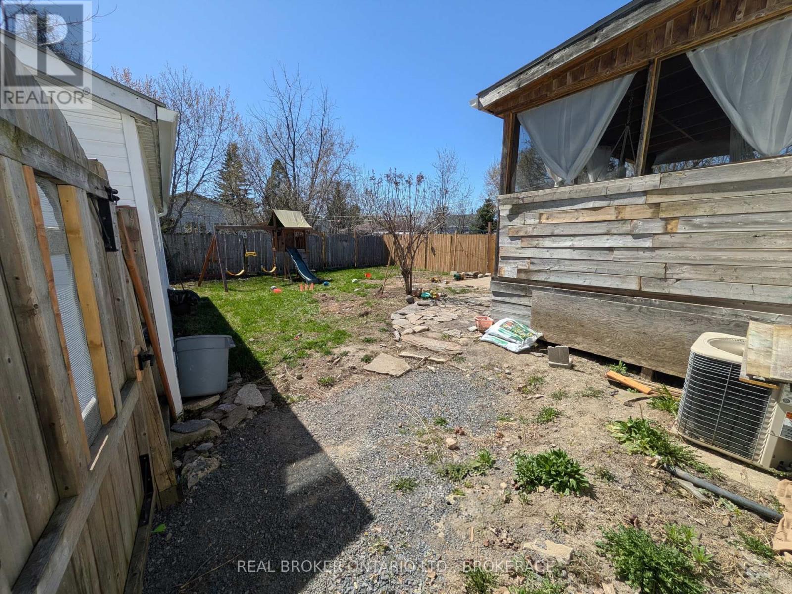 3300 POIRIER AVENUE - 27