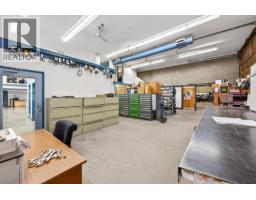 2015 W Trans Canada Highway, Kamloops, BC V1S1A7 Photo 27