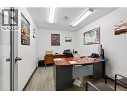2015 W Trans Canada Highway, Kamloops, BC V1S1A7 Photo 84