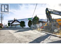 2015 W Trans Canada Highway, Kamloops, BC V1S1A7 Photo 58