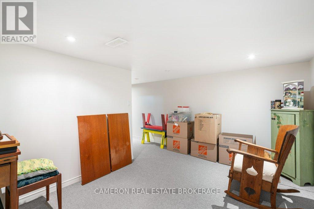 1515 GRANT AVENUE - 24