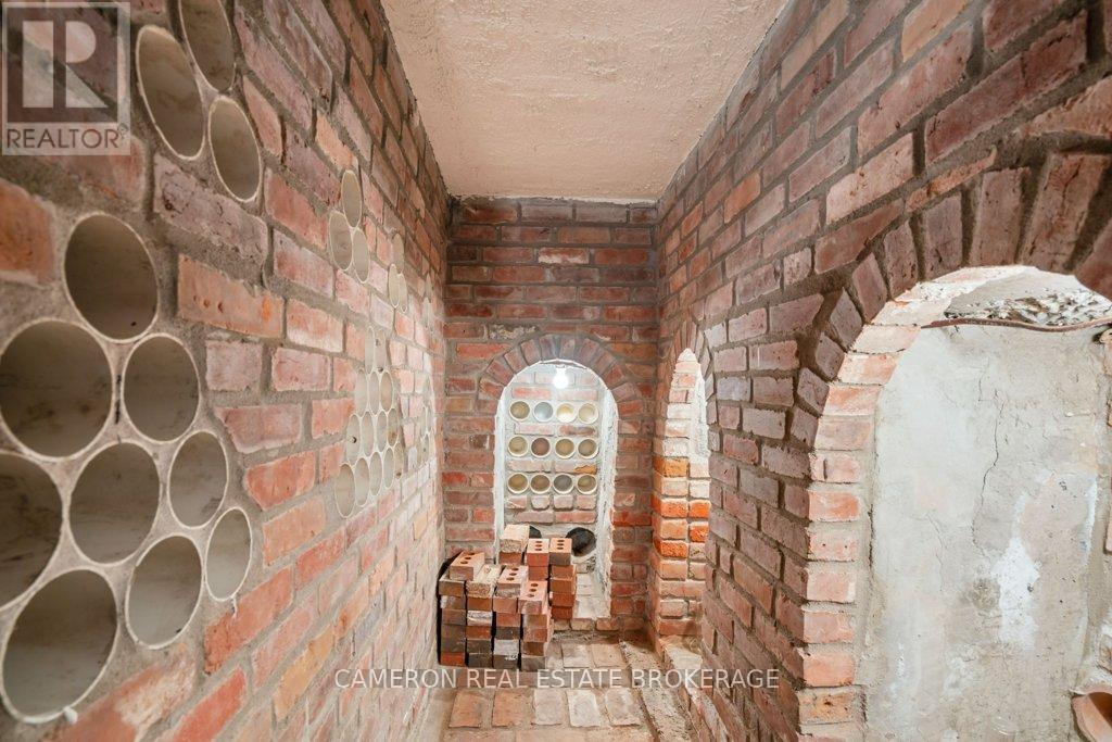 1515 GRANT AVENUE - 26