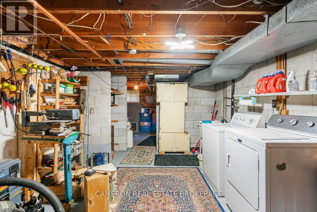 1515 GRANT AVENUE - 25