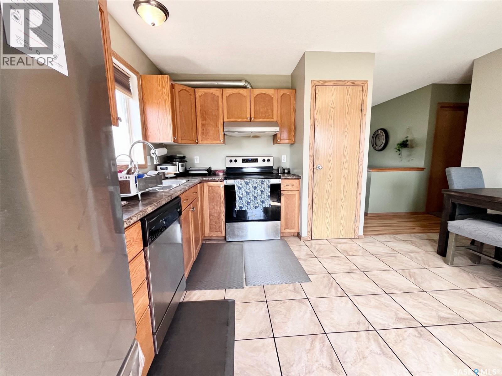 3150 3rd AVENUE E - 6