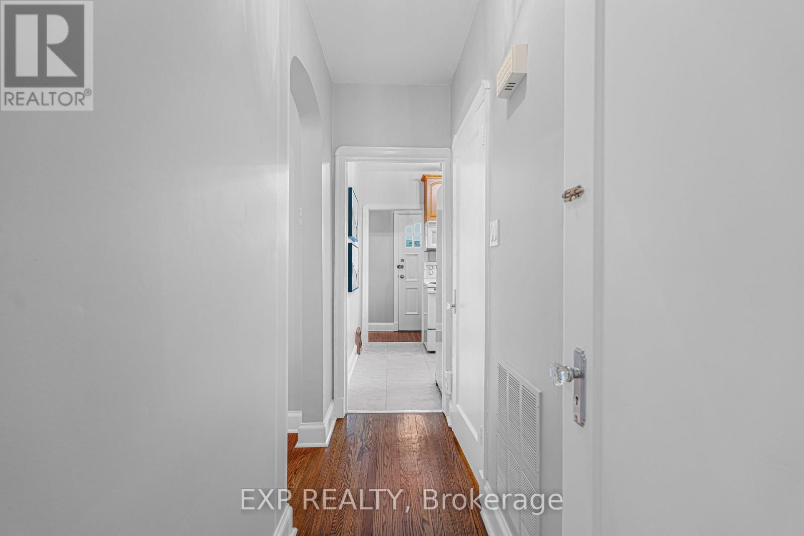 56 GLADSTONE AVENUE - 18