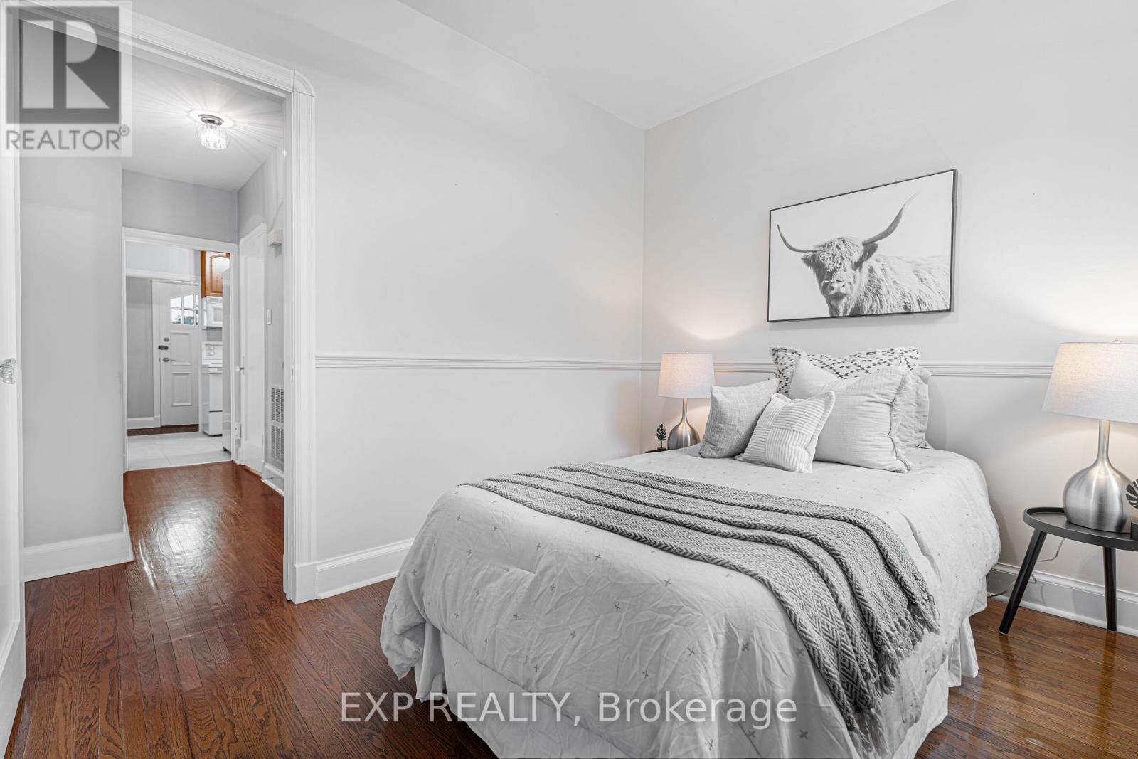 56 GLADSTONE AVENUE - 23