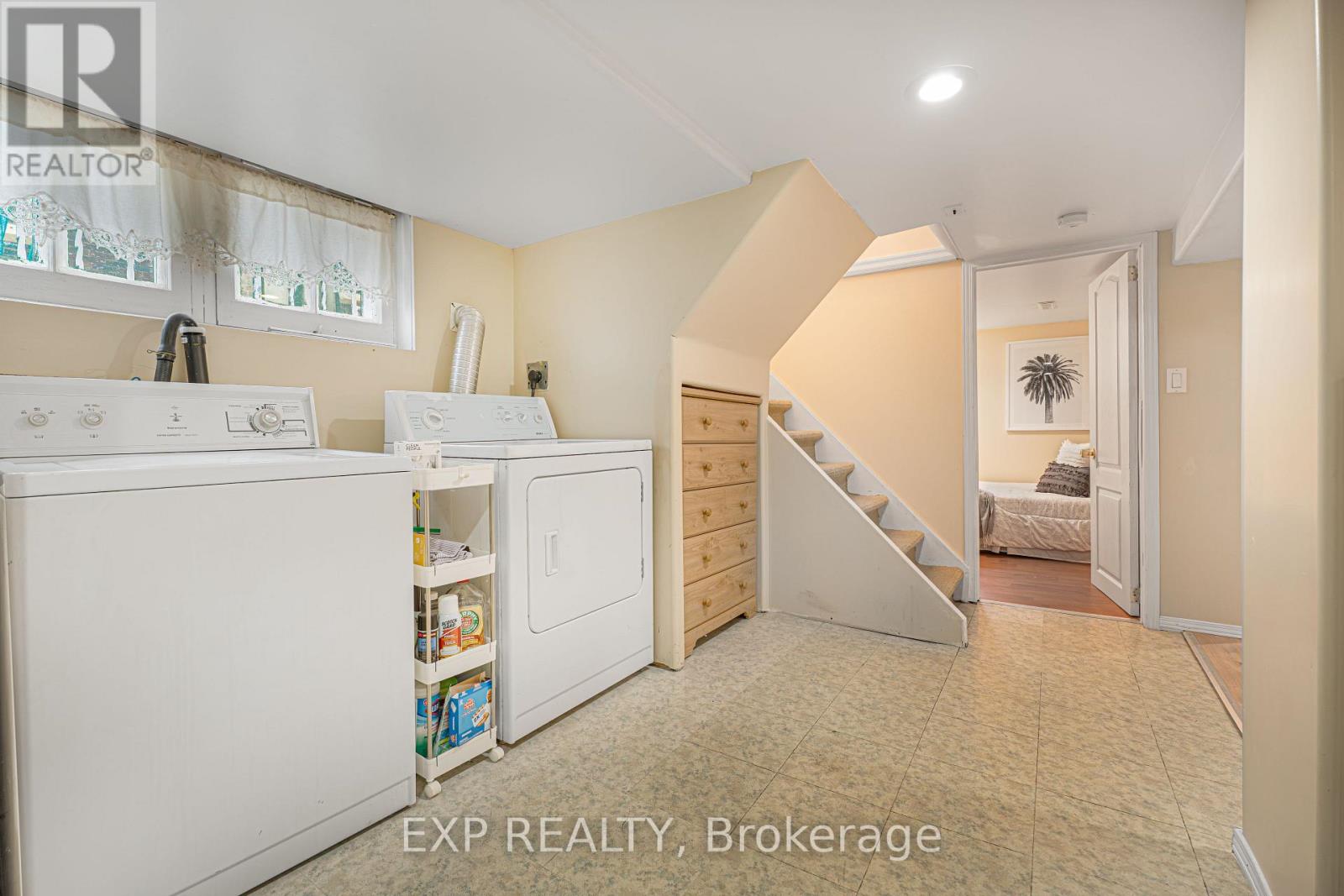 56 GLADSTONE AVENUE - 35