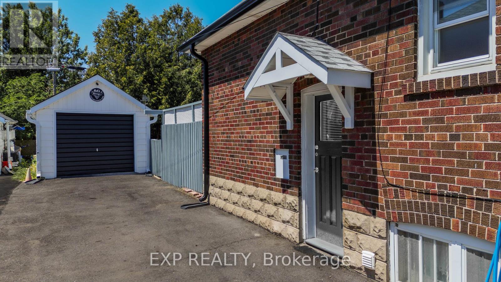 56 GLADSTONE AVENUE - 36