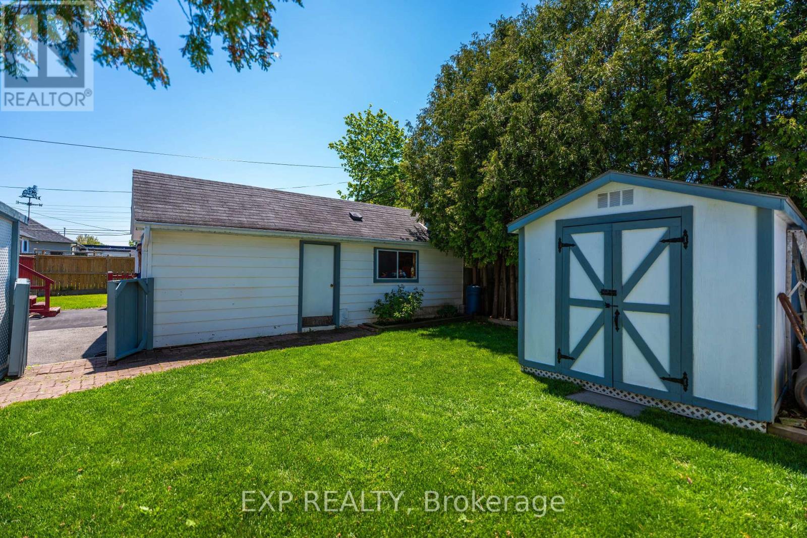 56 GLADSTONE AVENUE - 45