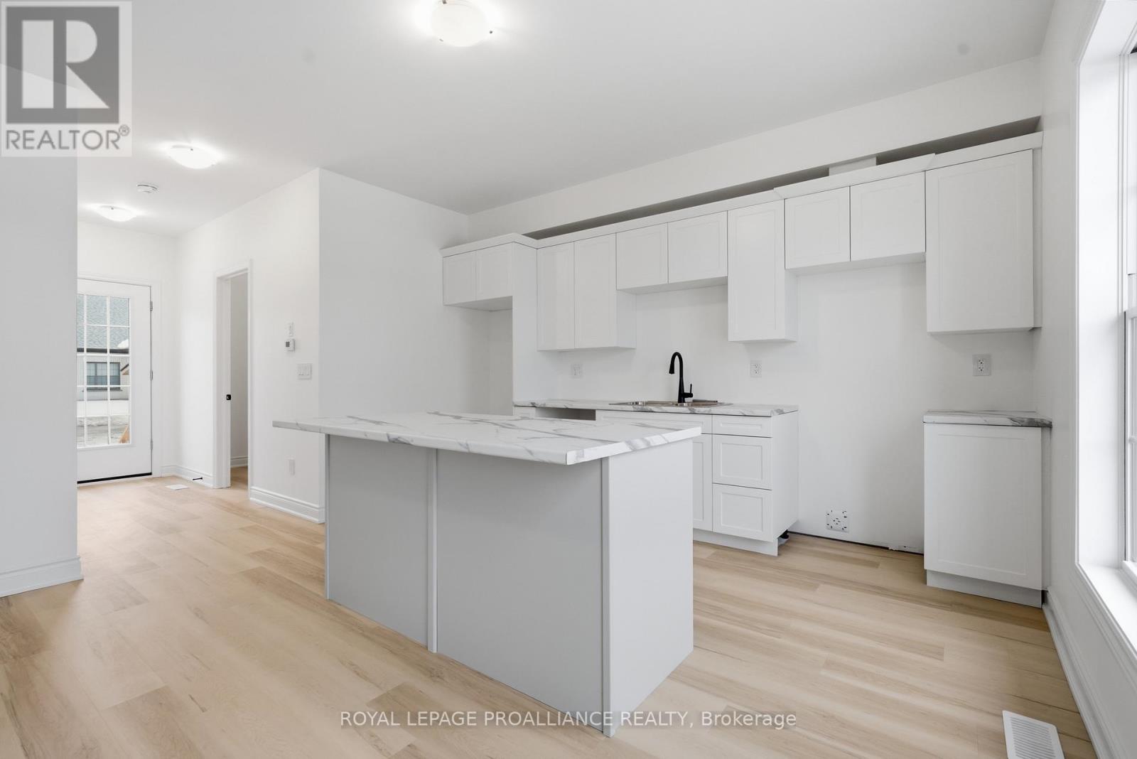 922 KERR STREET W - 11
