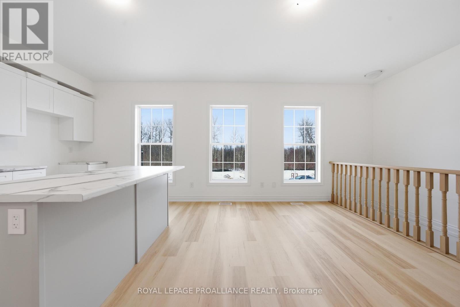 922 KERR STREET W - 10