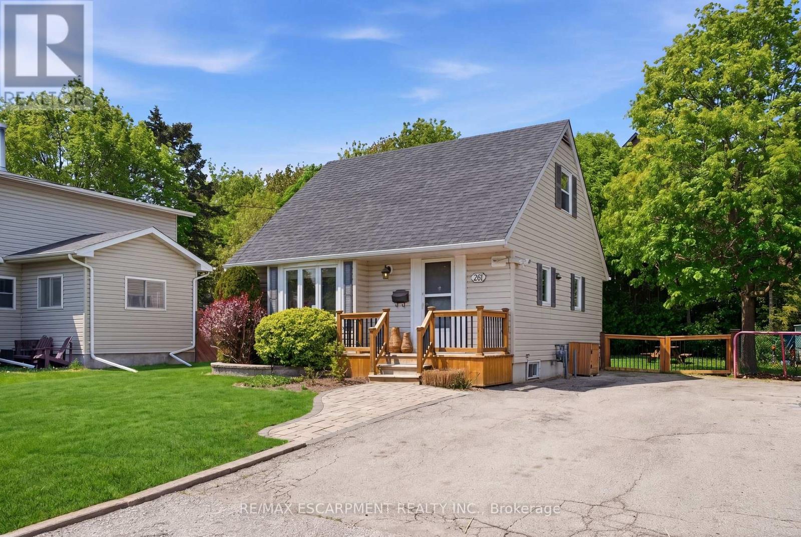 261 ANDREW STREET - Image 2