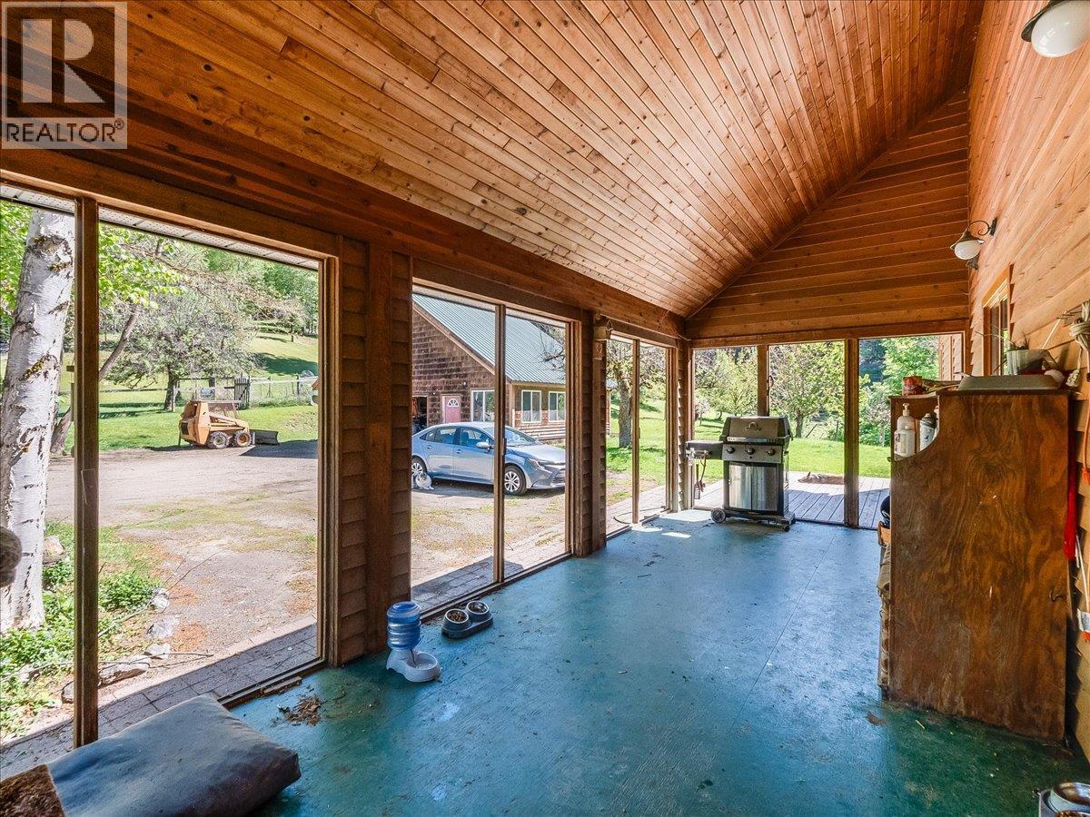 2960 UPPER SLOCAN PARK Road - 16