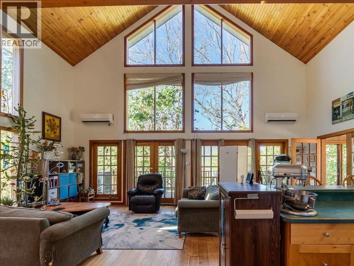 2960 UPPER SLOCAN PARK Road - 24