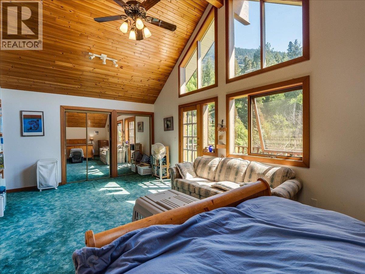 2960 UPPER SLOCAN PARK Road - 39