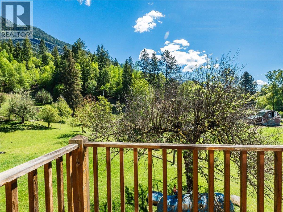 2960 UPPER SLOCAN PARK Road - 40