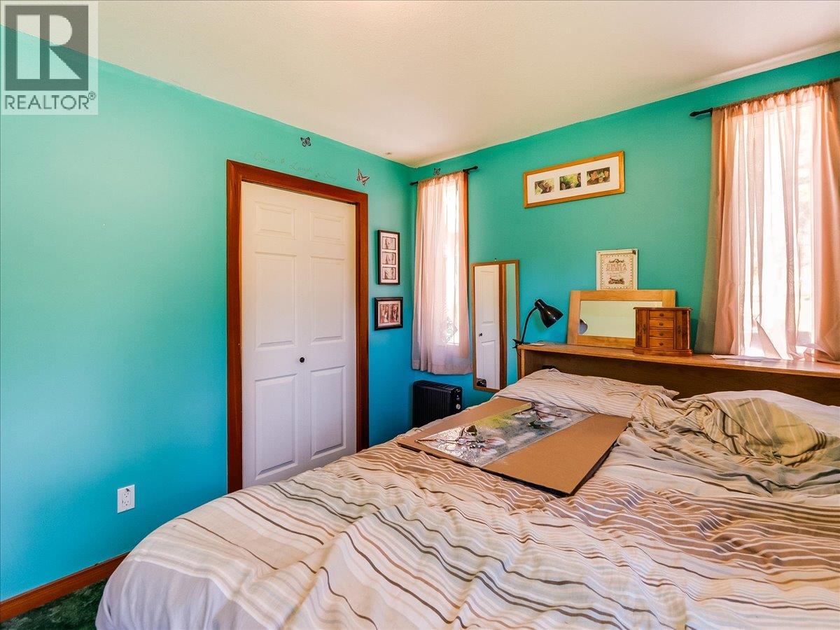 2960 UPPER SLOCAN PARK Road - 44