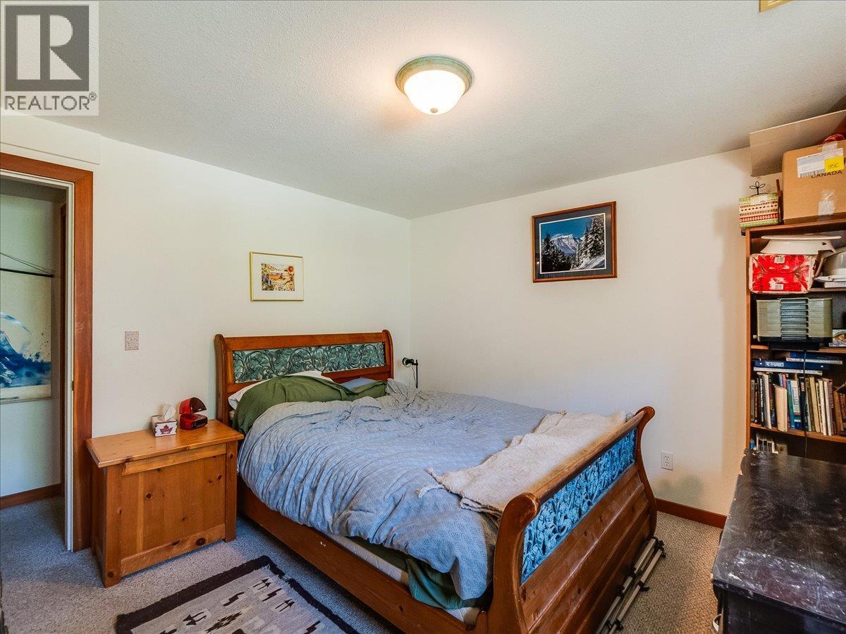 2960 UPPER SLOCAN PARK Road - 48