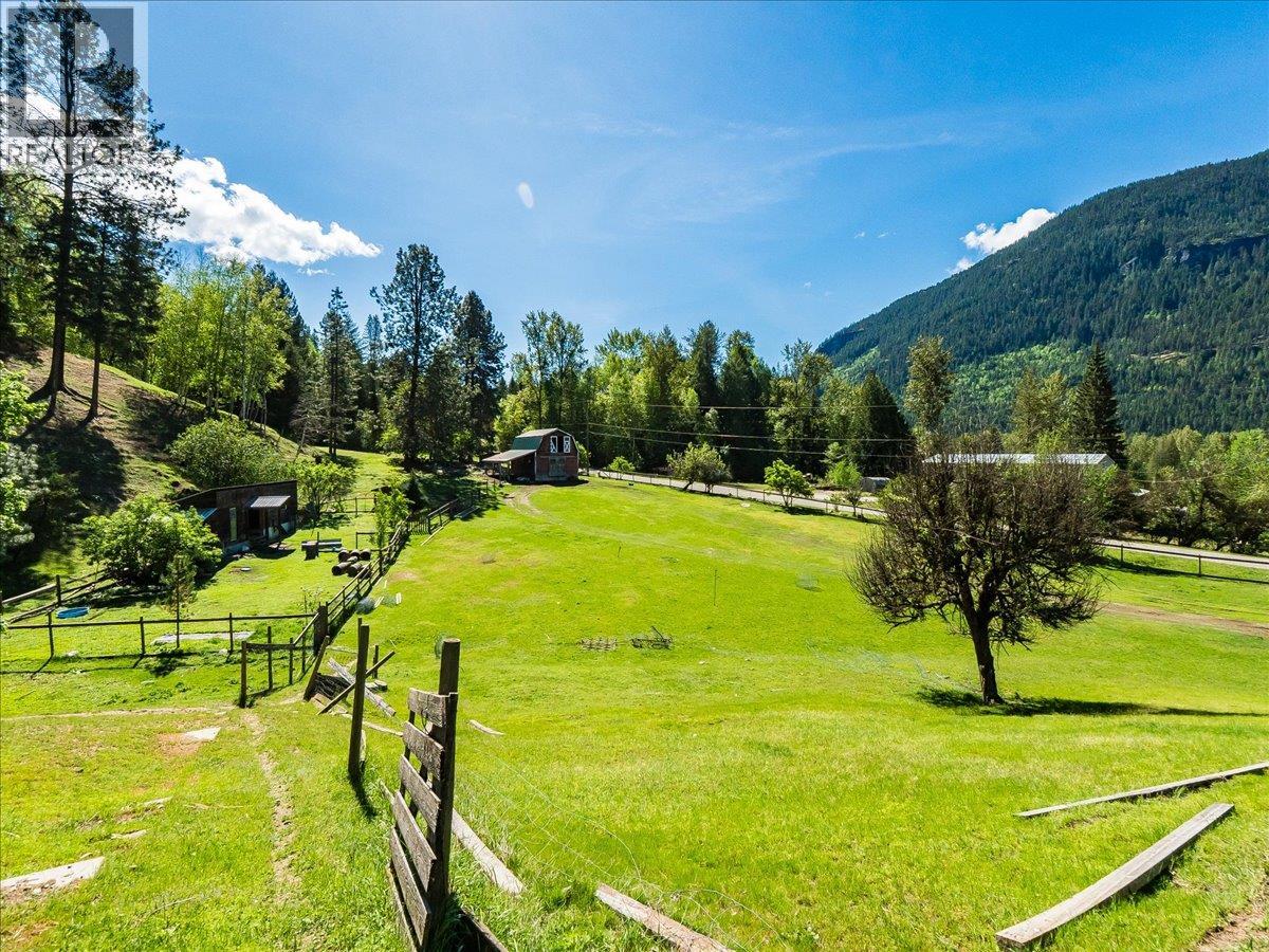 2960 UPPER SLOCAN PARK Road - 5