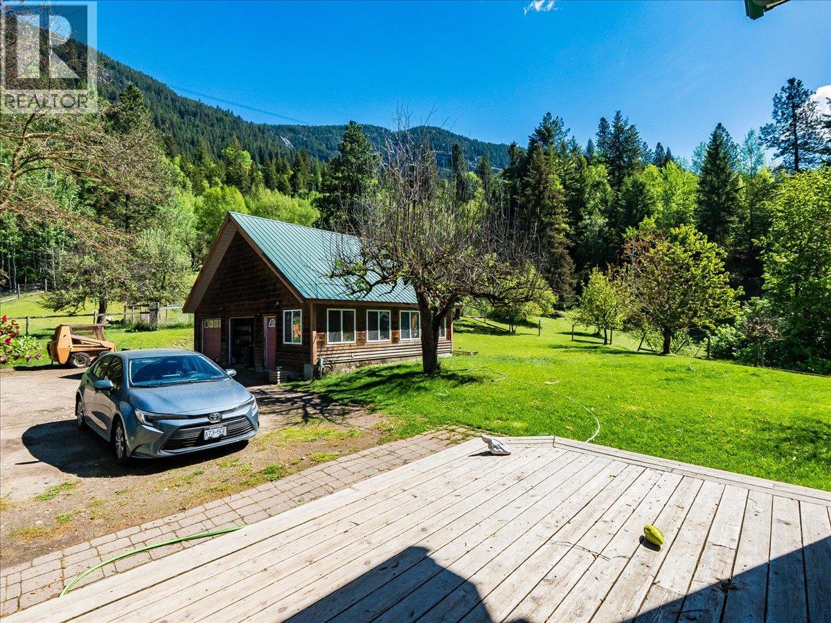2960 UPPER SLOCAN PARK Road - 68