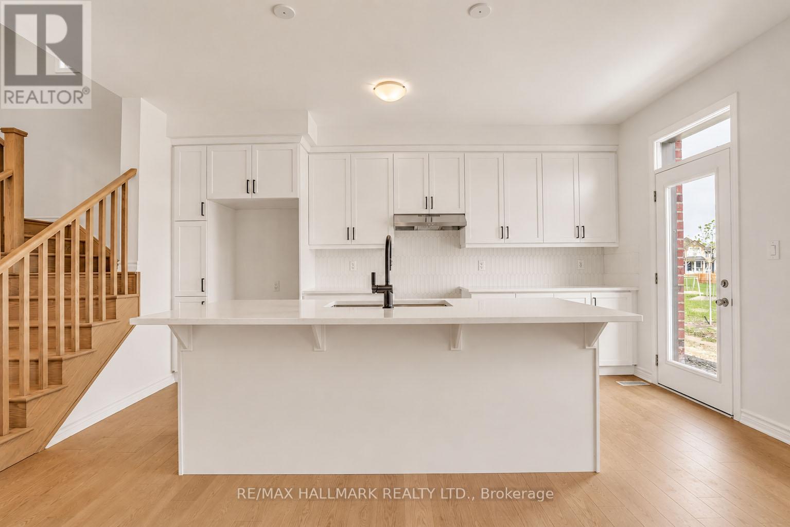 21 FOXLEY HEIGHTS - 13