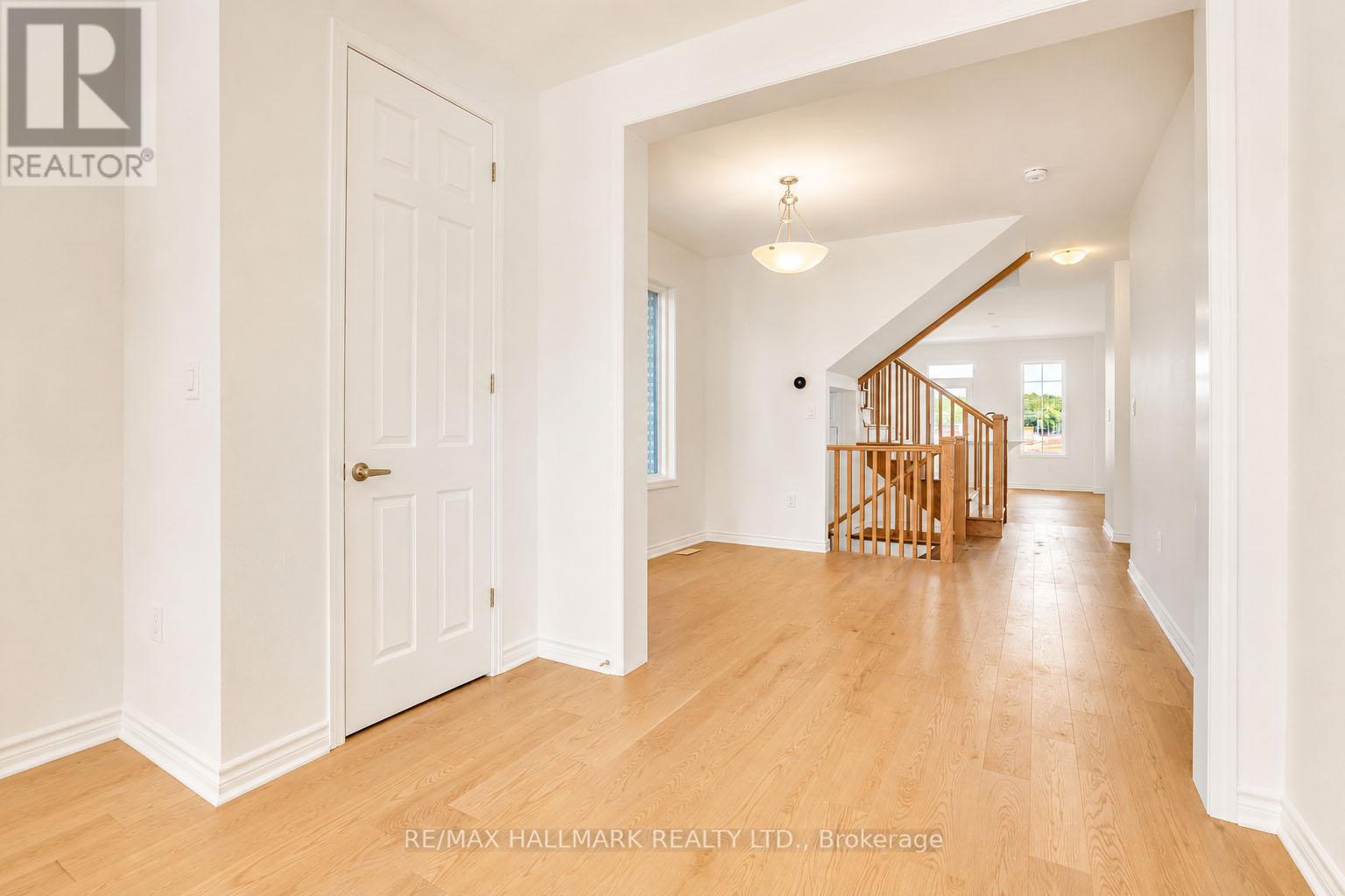 21 FOXLEY HEIGHTS - 8