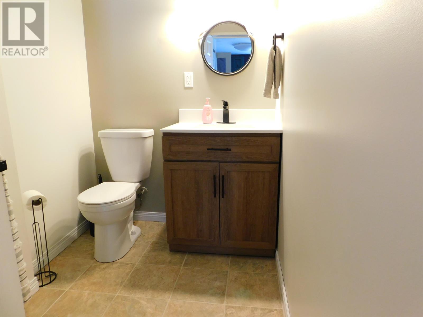 157 Harris CRES - 10