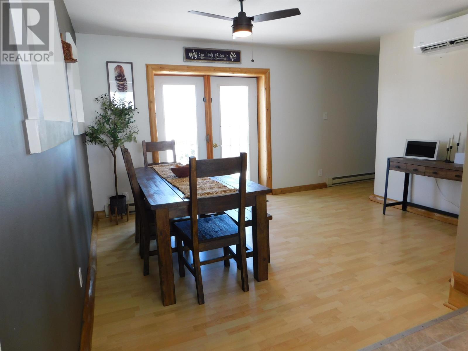 157 Harris CRES - 17