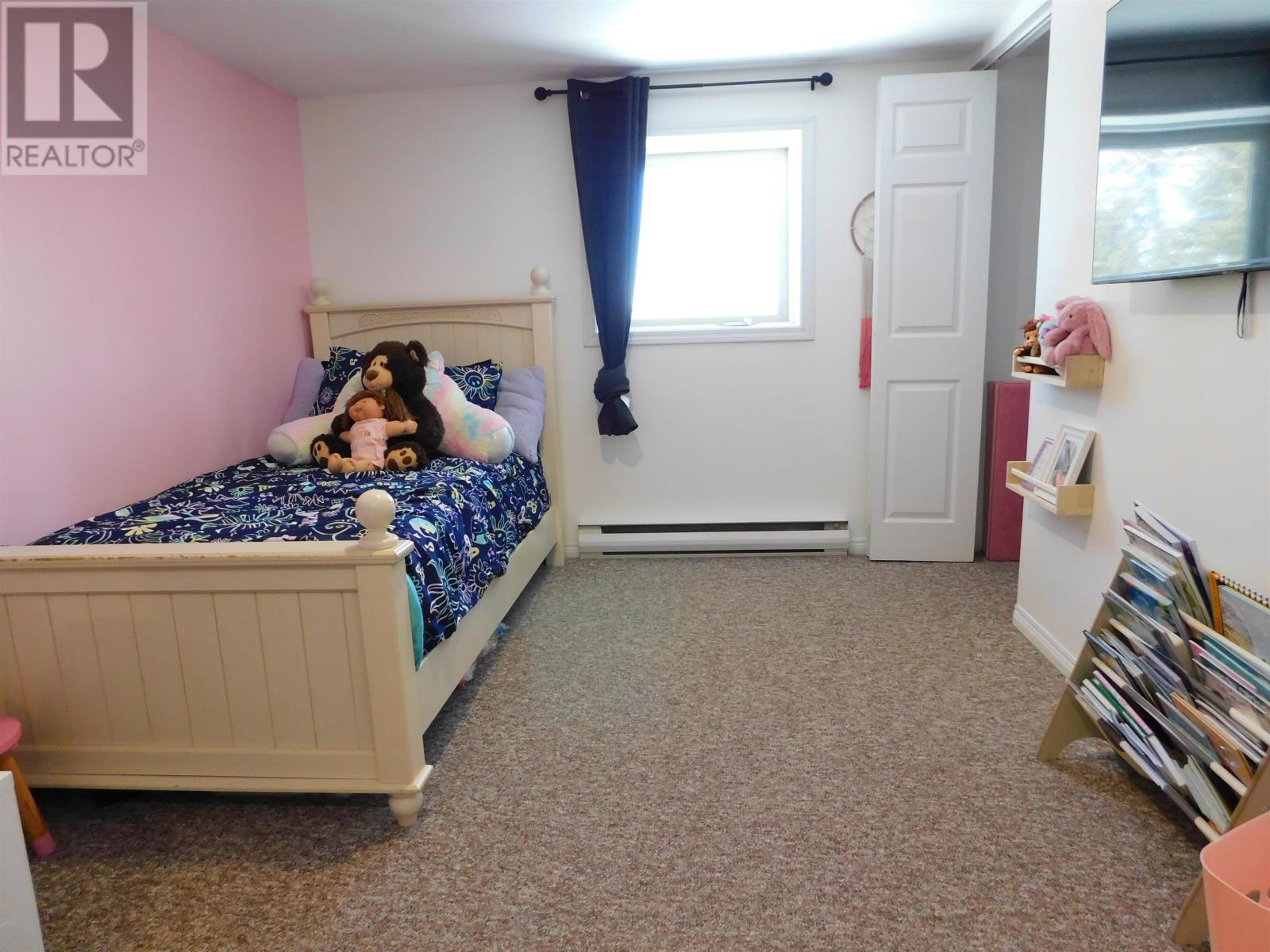 157 Harris CRES - 25