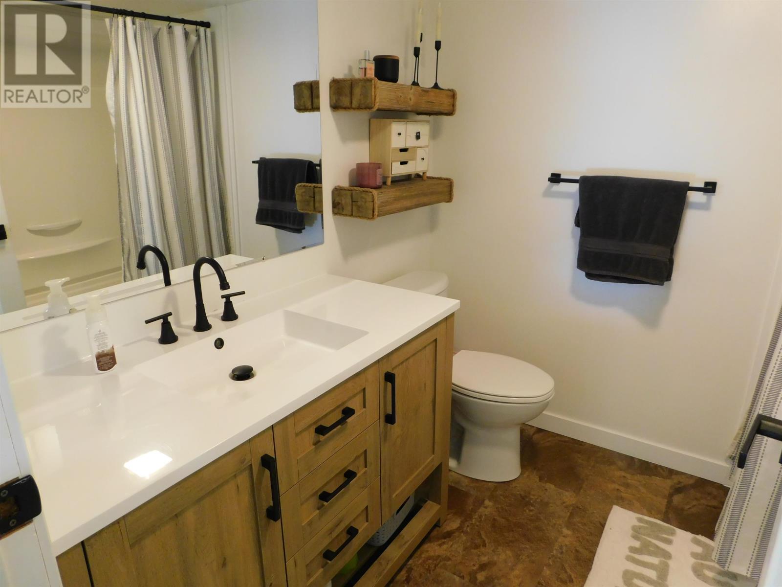 157 Harris CRES - 20