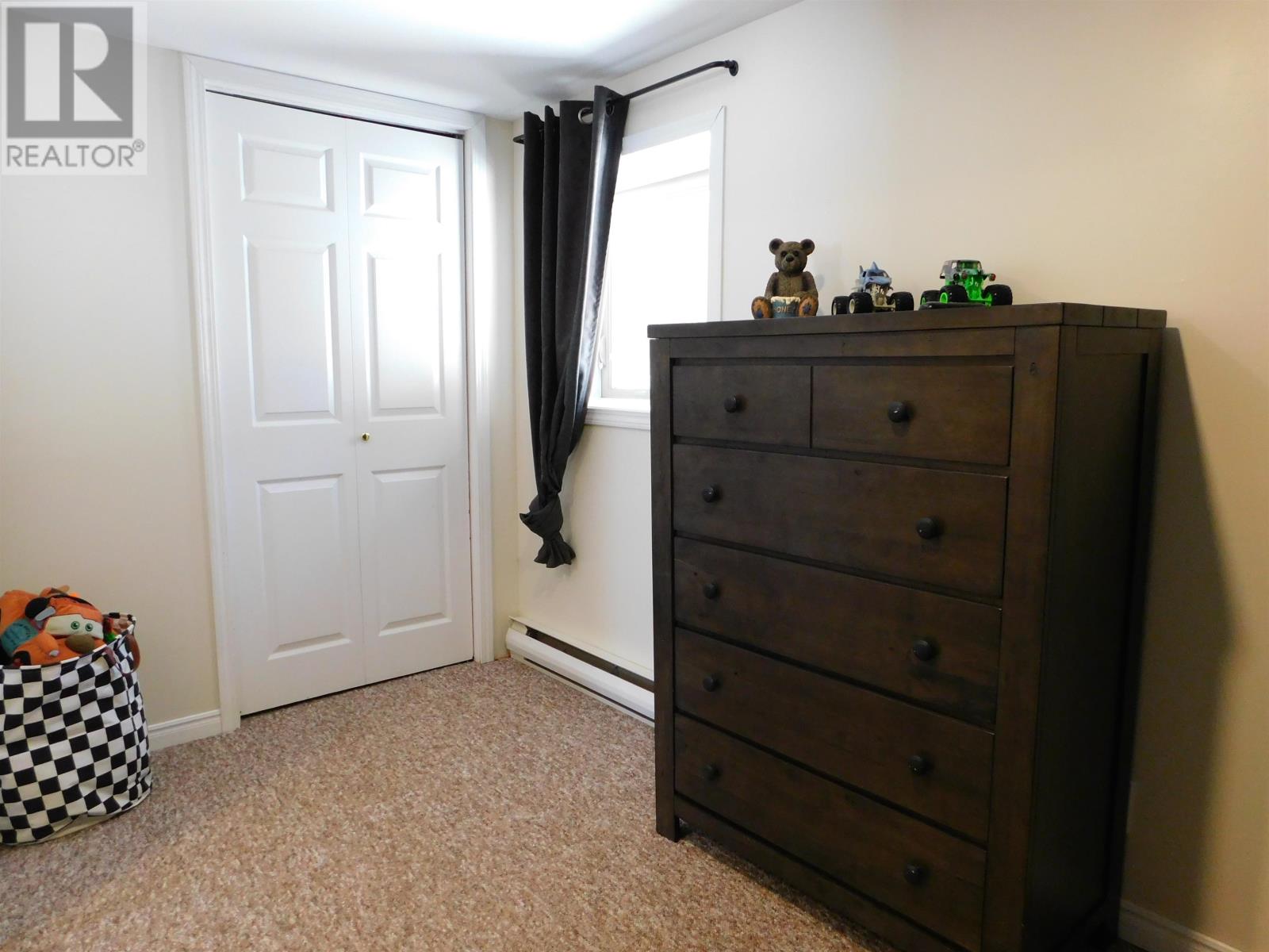 157 Harris CRES - 24
