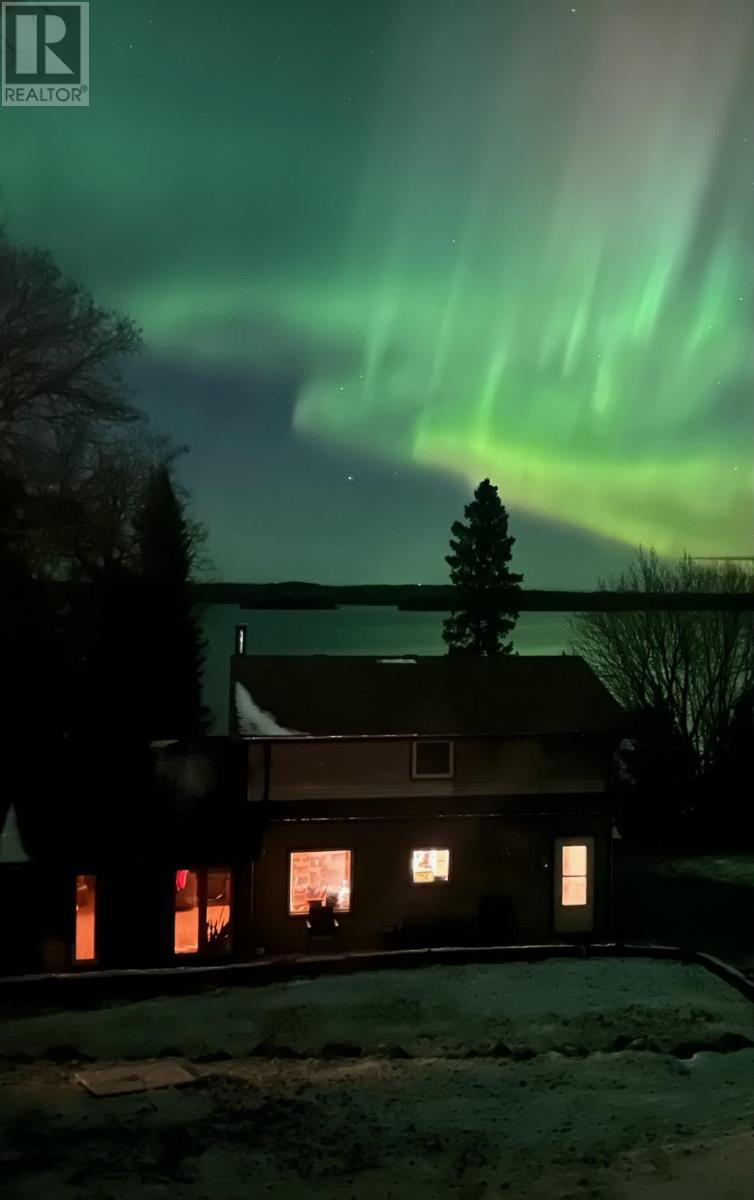 157 Harris CRES - 33