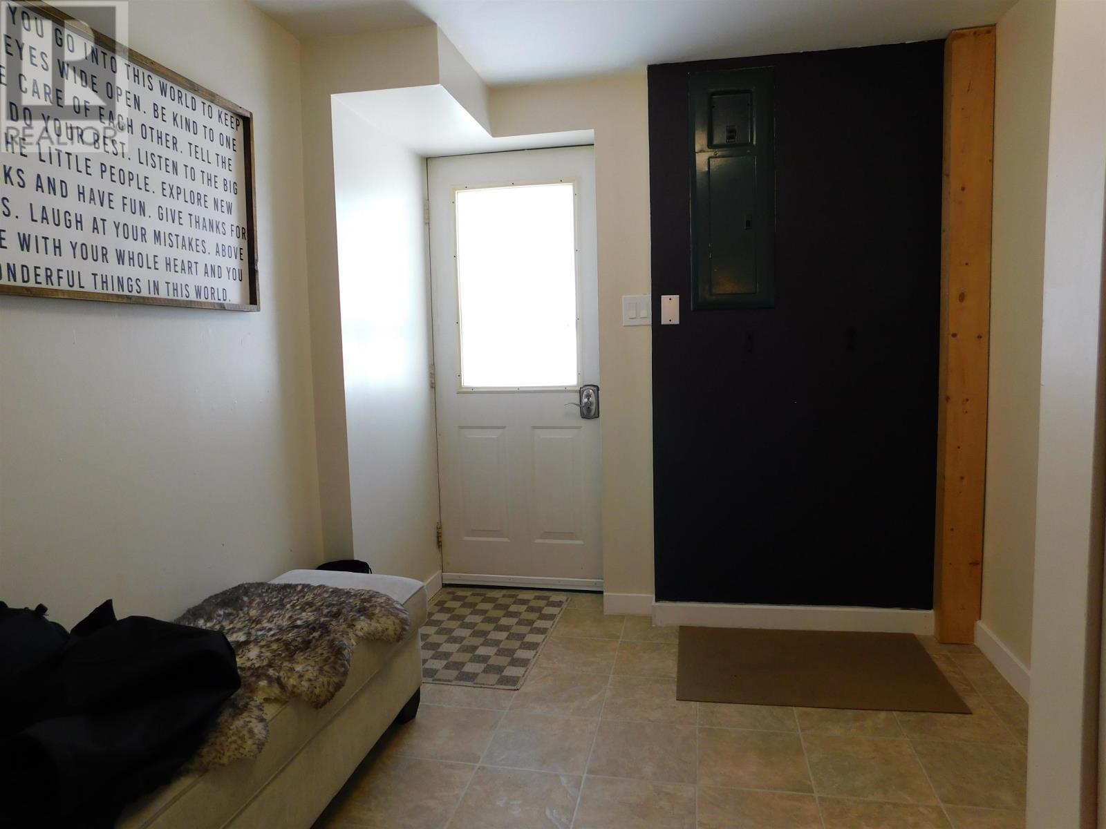 157 Harris CRES - 9