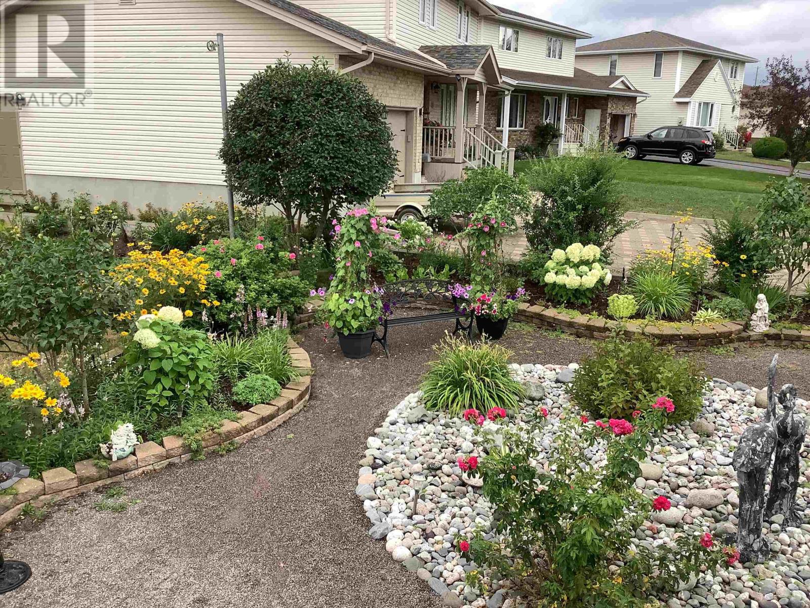 405 Riviera DR - 41