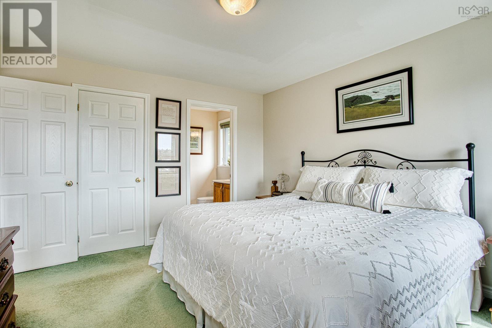 287 Greenough Drive - 16
