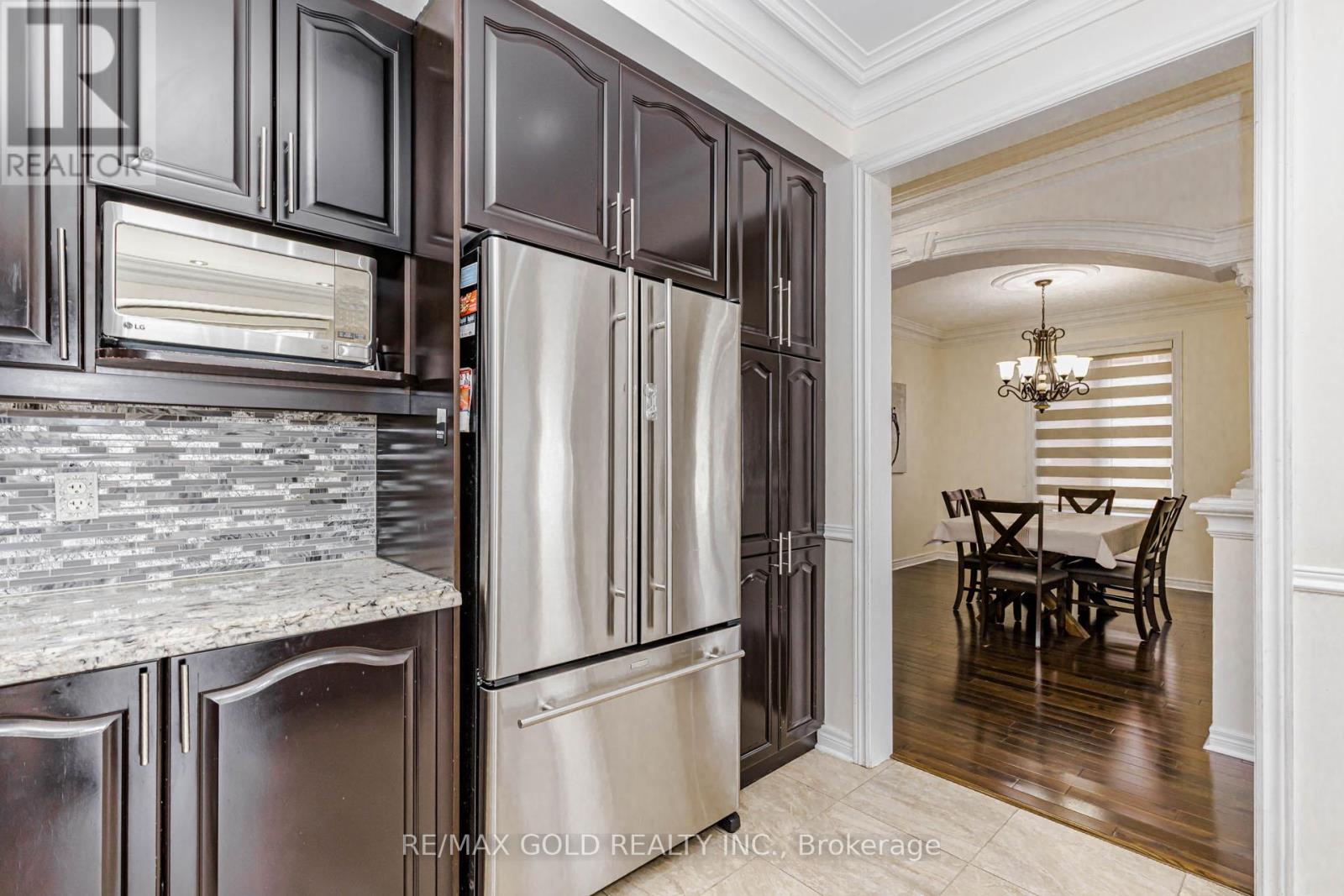 548 FERNFOREST DRIVE - 18