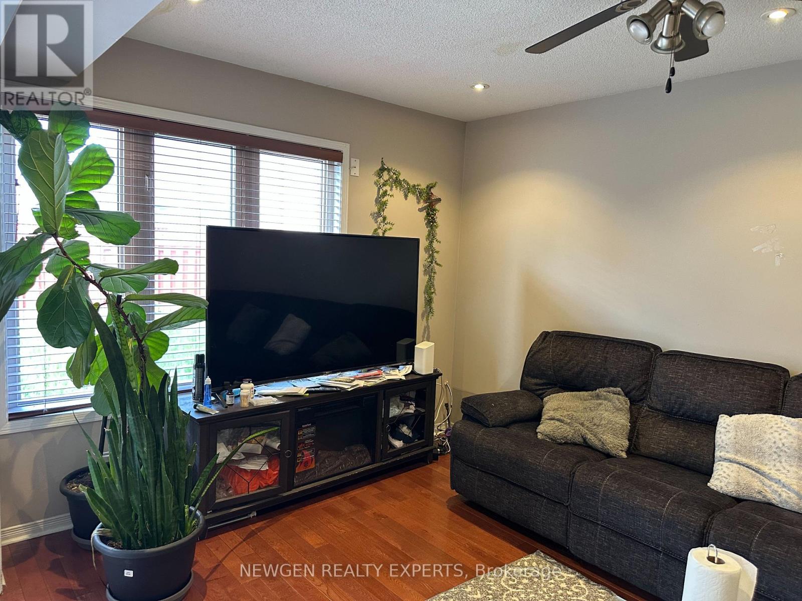 107 ROLLINGWOOD DRIVE - 3