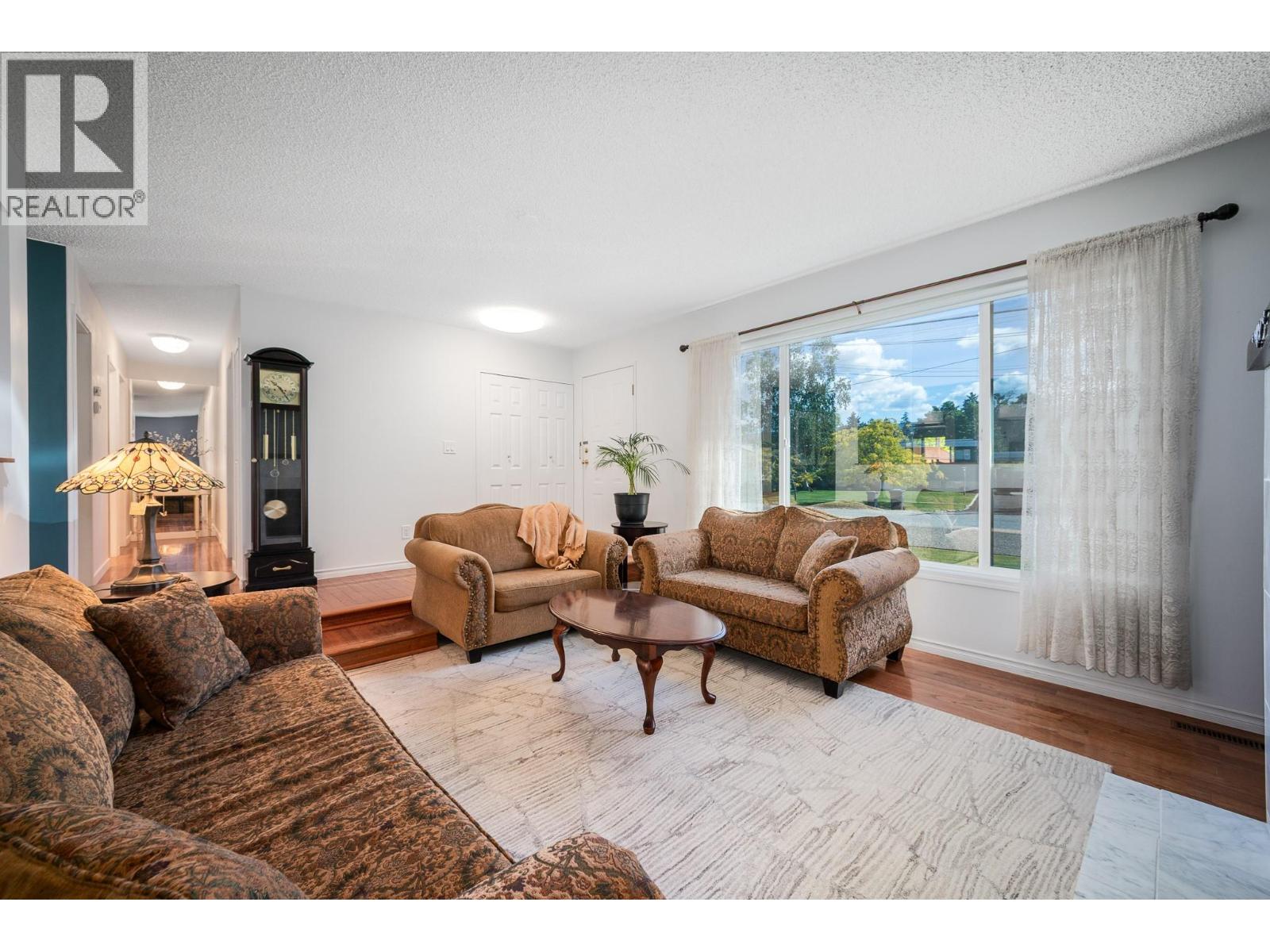 350 Perth Road - 6